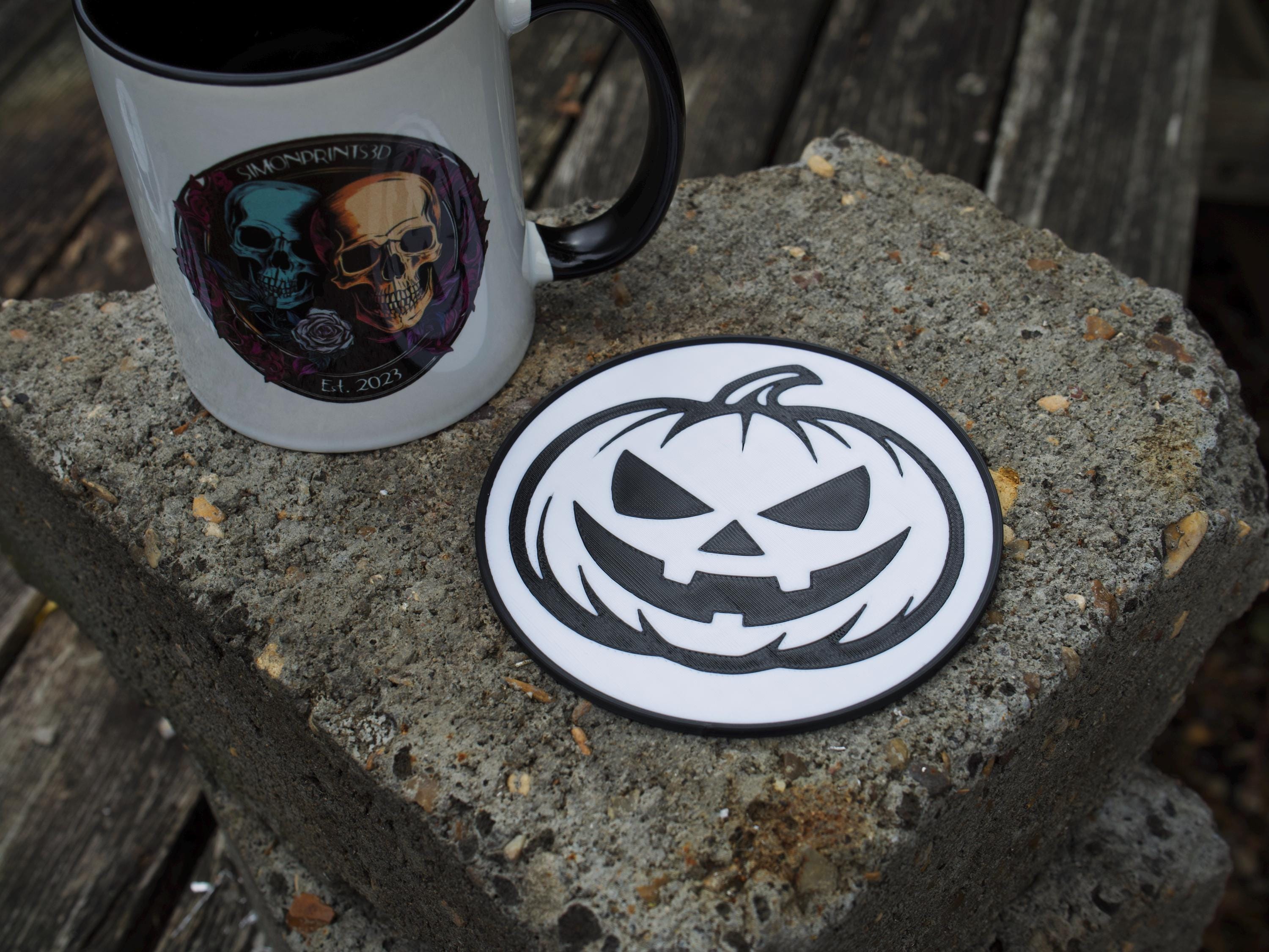 Halloween Themed Drinks Coasters – 3D Printed Gothic Skull & Pumpkin Design Set